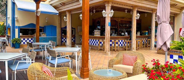 La Fula Pool Bar