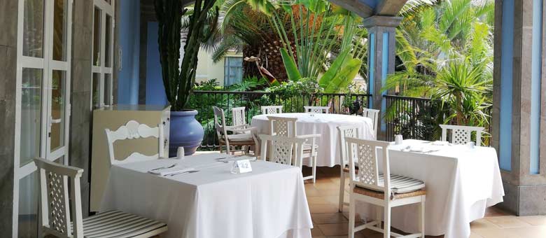 La Sama Pool Bar