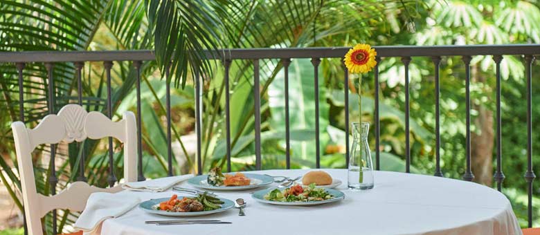 Tamarona Restaurant